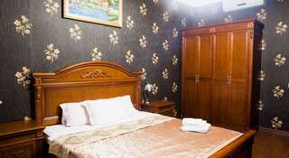 Гостиница Метрополь Махачкала Улучшенный двухместный номер с 1 кроватью и балконом-2