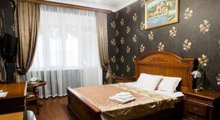 Гостиница Метрополь Махачкала Улучшенный двухместный номер с 1 кроватью и балконом-1