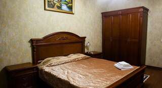 Гостиница Метрополь Махачкала Улучшенный двухместный номер с 1 кроватью и балконом-5